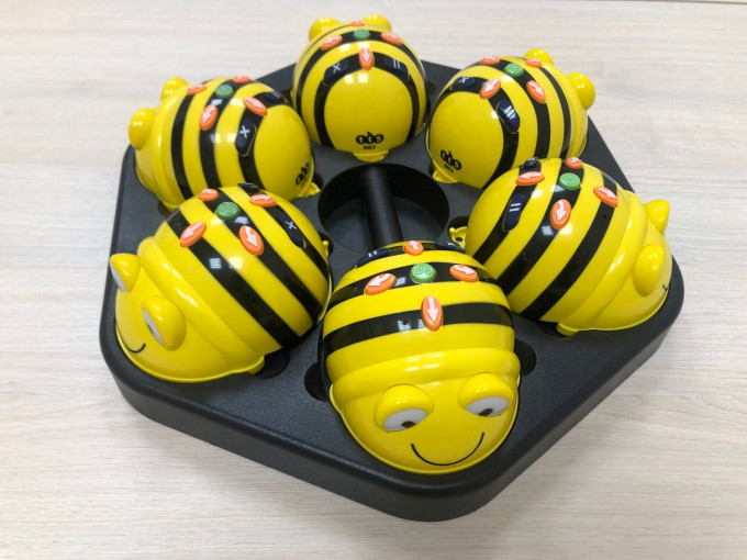 Мастер - класс "Мини-робот Bee-bot" Мастер - класс "Мини-робот Bee-bot".